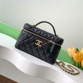 CHANEL VANITY CASE 19 IN BLACK GRAINED CALFSKIN GOLD HARDWARE