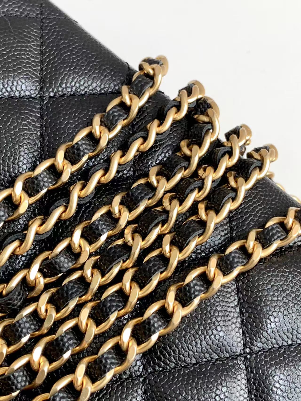 CHANEL VANITY CASE 19 IN BLACK GRAINED CALFSKIN GOLD HARDWARE