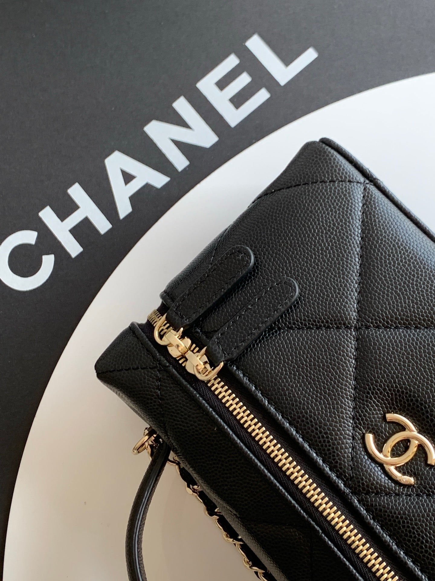 CHANEL 25S VANITY BAG 19.5 CM IN BLACK LAMBSKIN