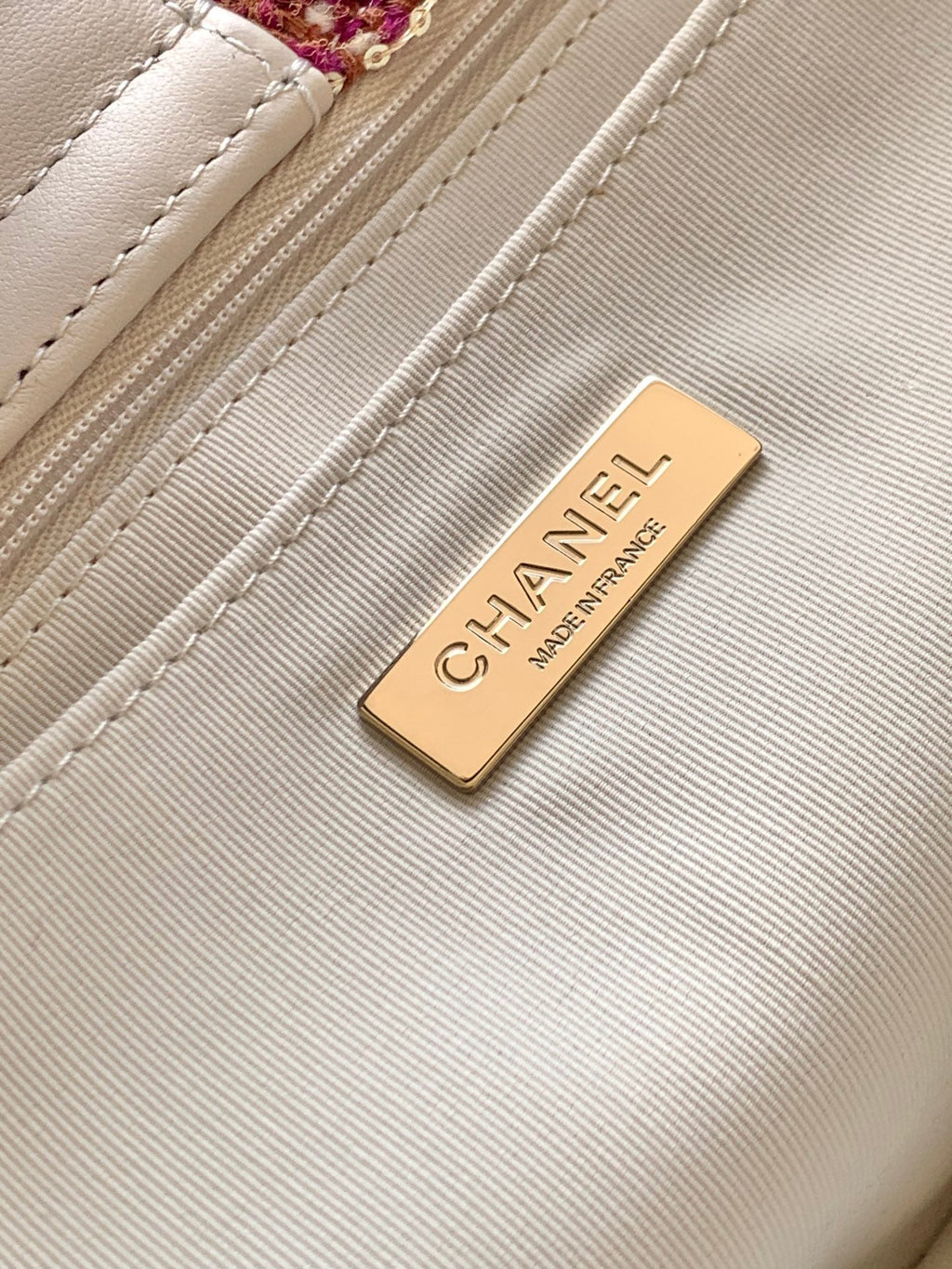 CHANEL 25S SHOPPING BAG 40 IN DARK PINK MIX WHITE TWEED