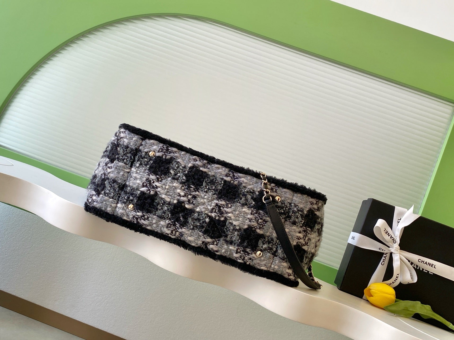 CHANEL 25S SHOPPING BAG 40 IN BLACK MIX GREY TWEED
