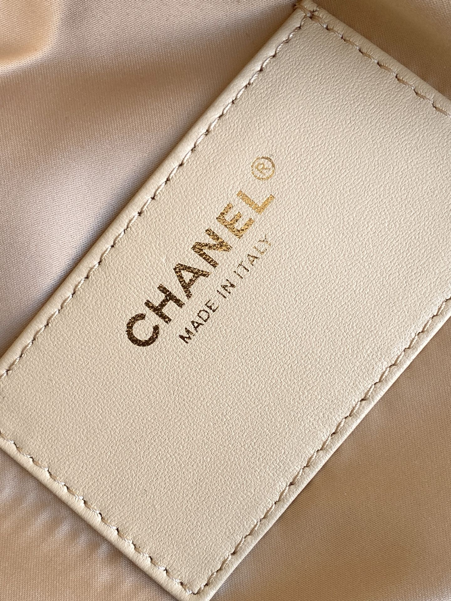 CHANEL 25S HOBO BAG 30 IN LIGHT BEIGE CAVIAR LEATHER WITH GOLD HARDWARE