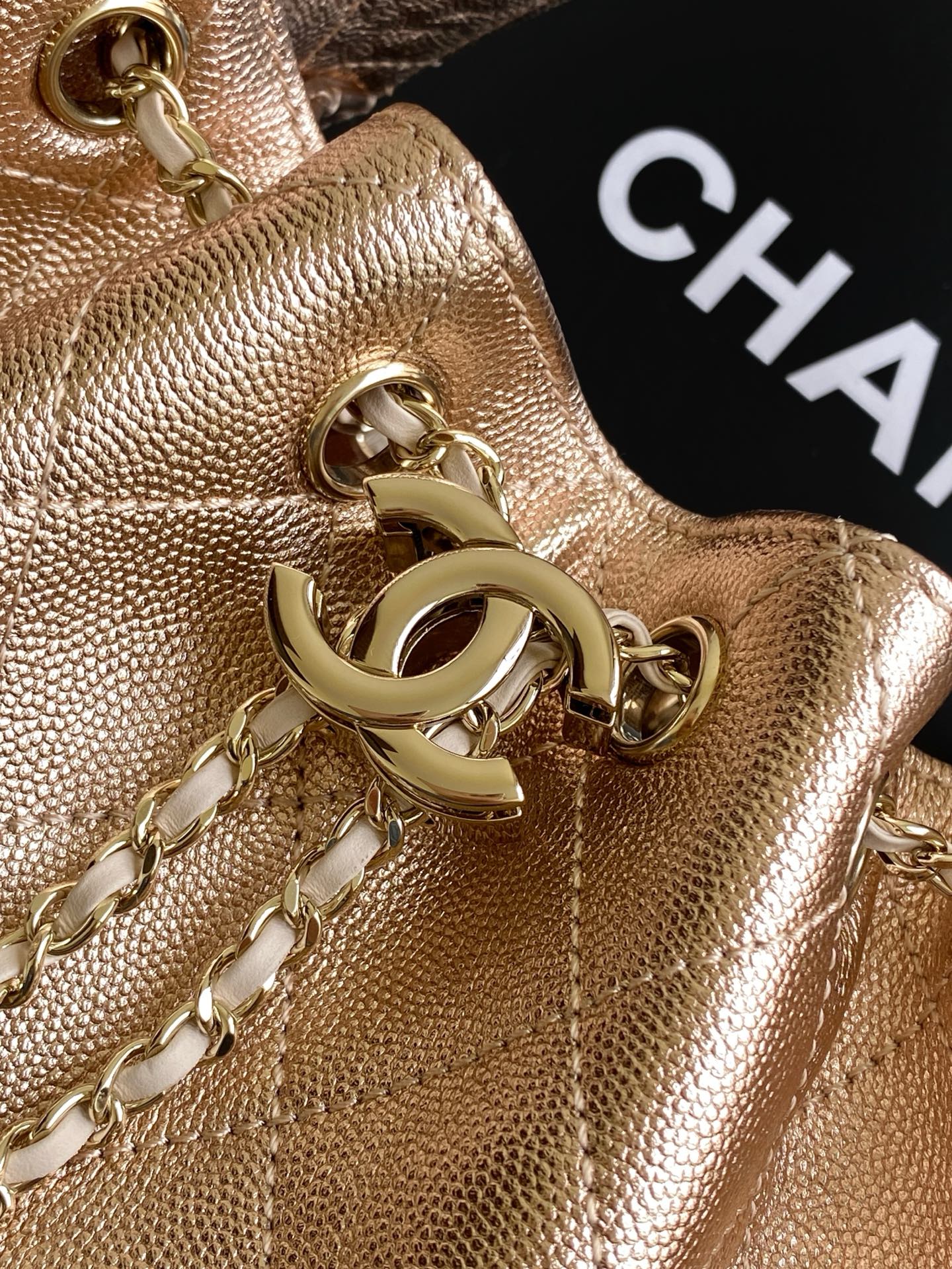 CHANEL 25S HOBO BAG 22 IN ROSE METALLIC CAVIAR