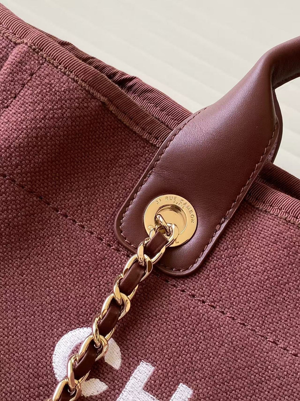 CHANEL 25S TOTE BAG 33 IN DARK RED CANVAS