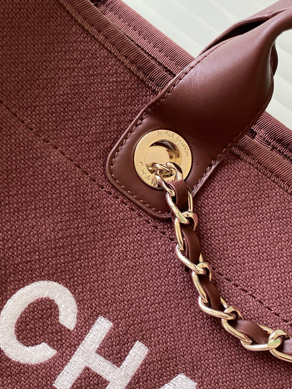 CHANEL 25S TOTE BAG 38 IN DARK RED CANVAS