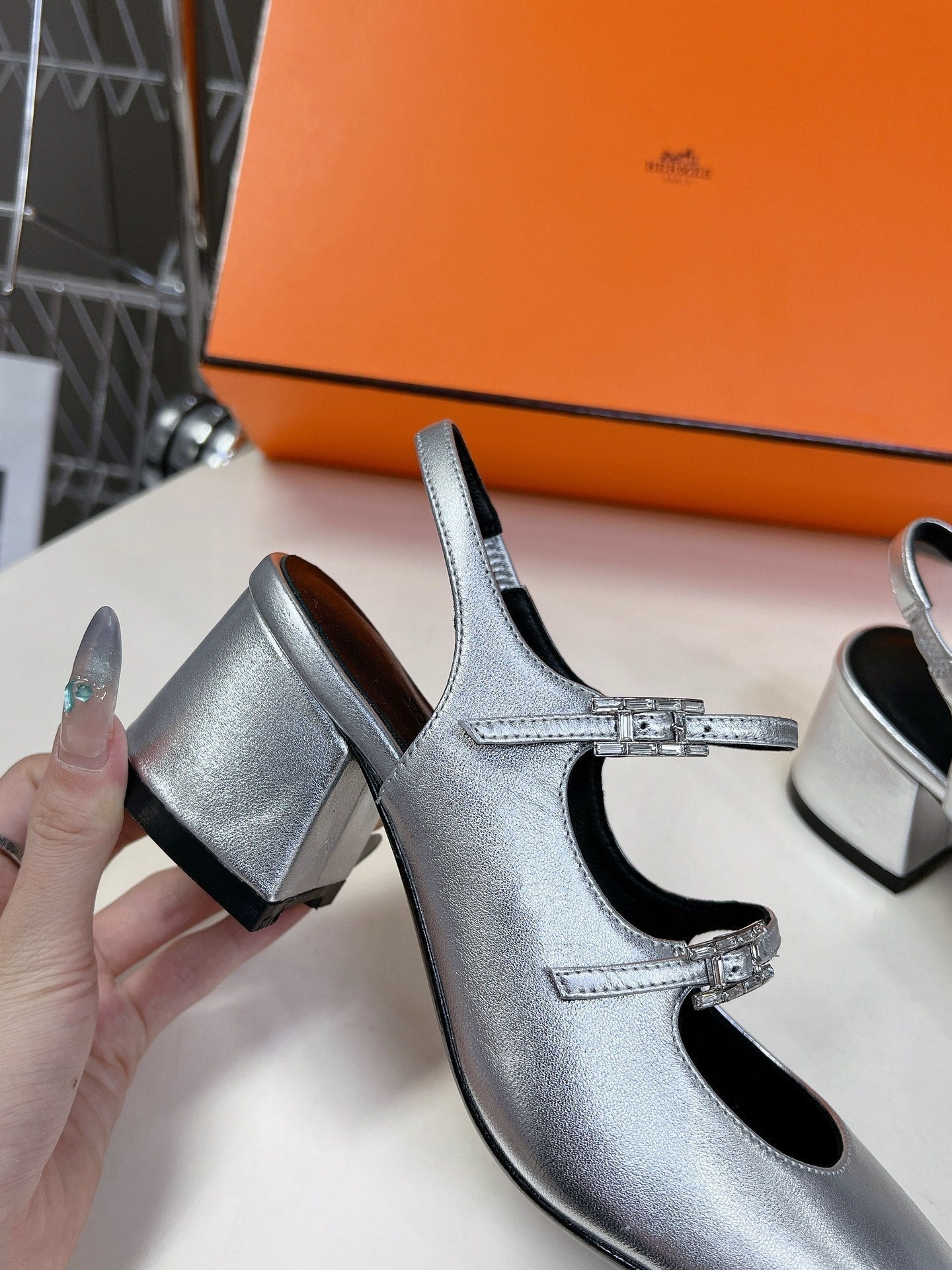 HERMES JACKIE 50 PUMP SILVER LAMBSKIN