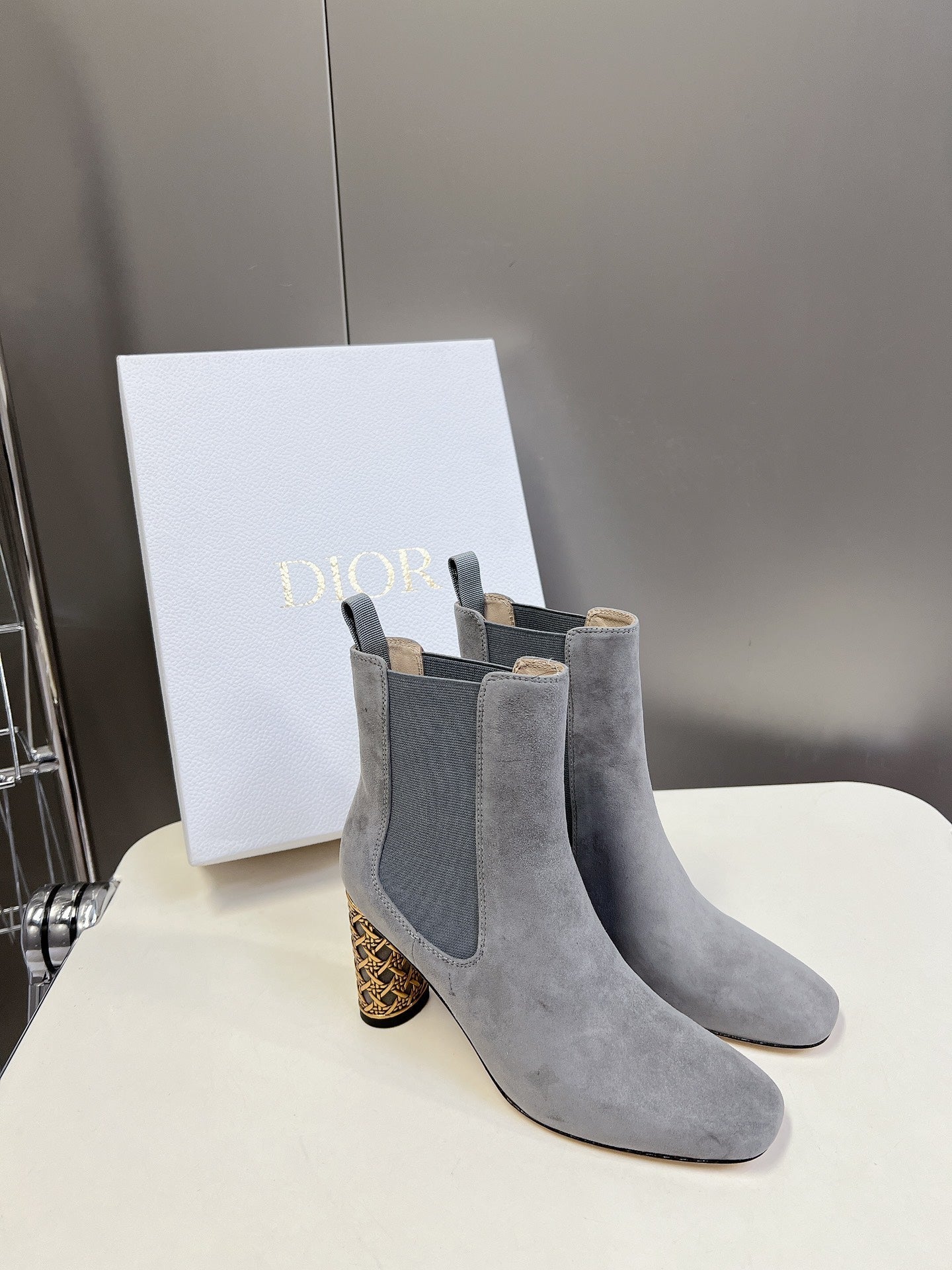 DIOR ICON HEELED ANKLE BOOT COOL GRAY SUEDE 8 CM