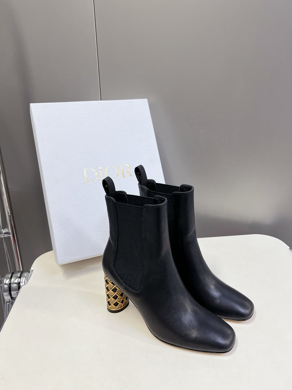 DIOR ICON HEELED ANKLE BOOT BLACK CALFSKIN 8 CM