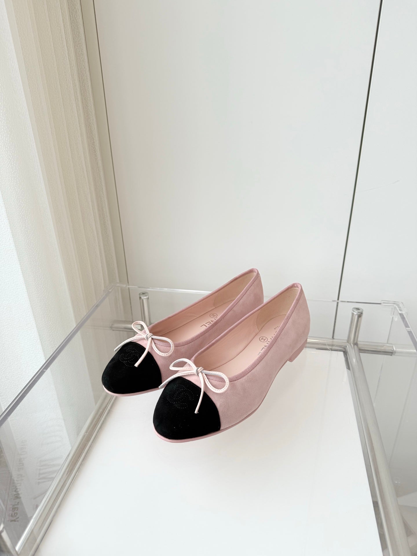 CHANEL BALLET FLAT IN BABY PINK MIX BLACK SUEDE