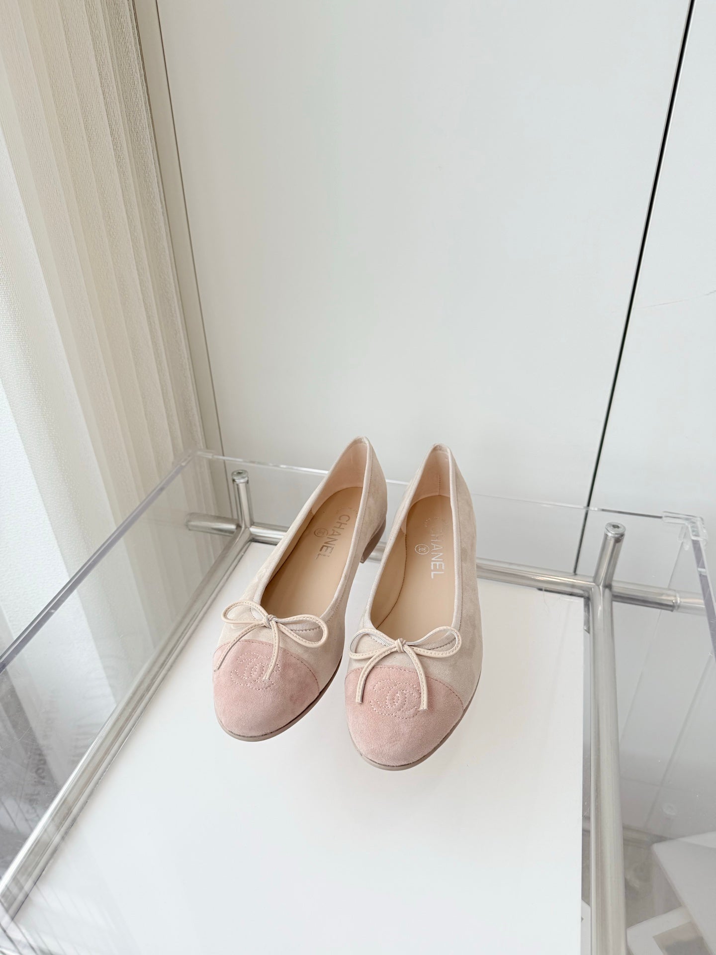 CHANEL BALLET FLAT IN LIGHT PINK MIX PALE GRAY SUEDE