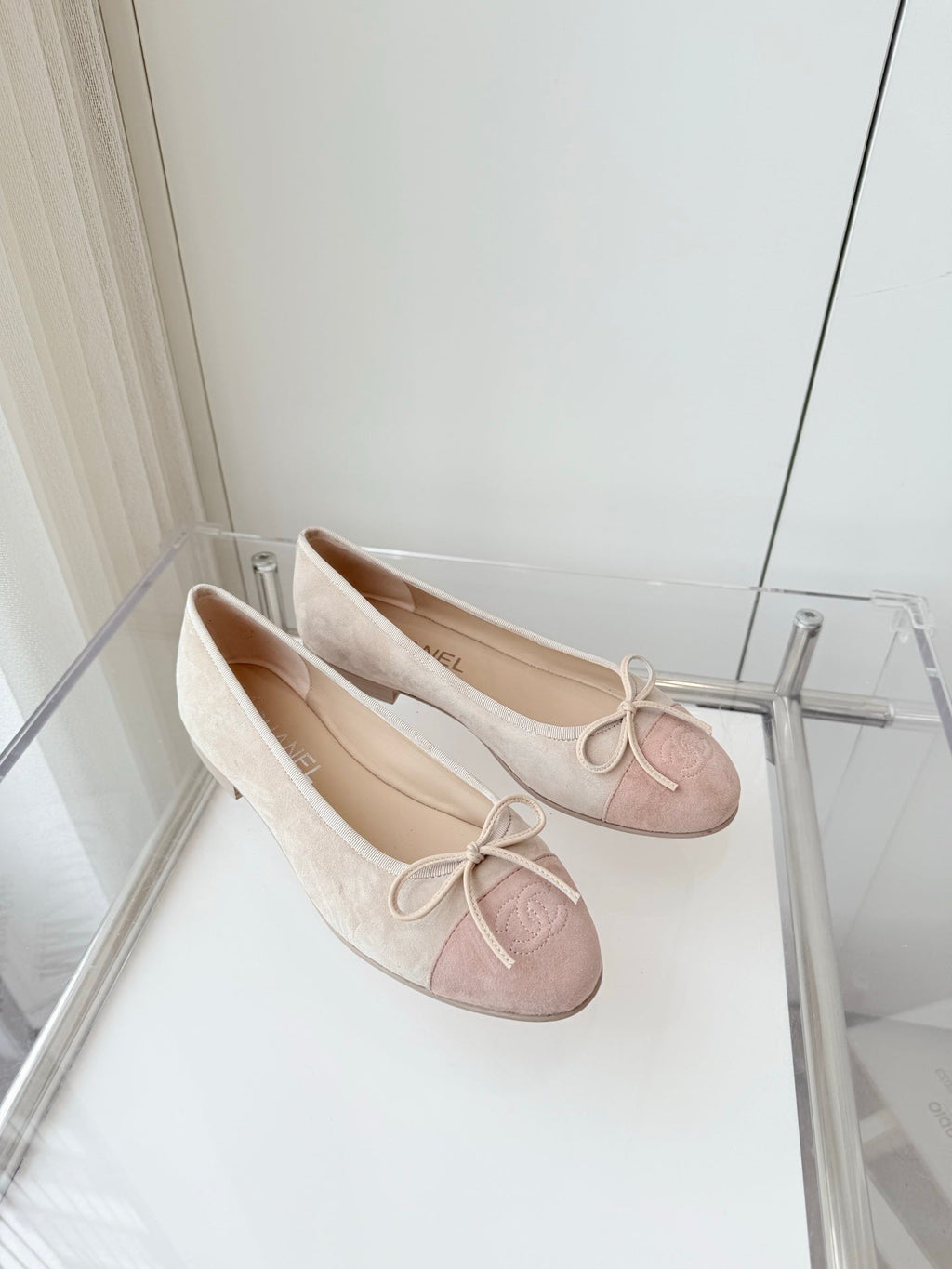 CHANEL BALLET FLAT IN LIGHT PINK MIX PALE GRAY SUEDE