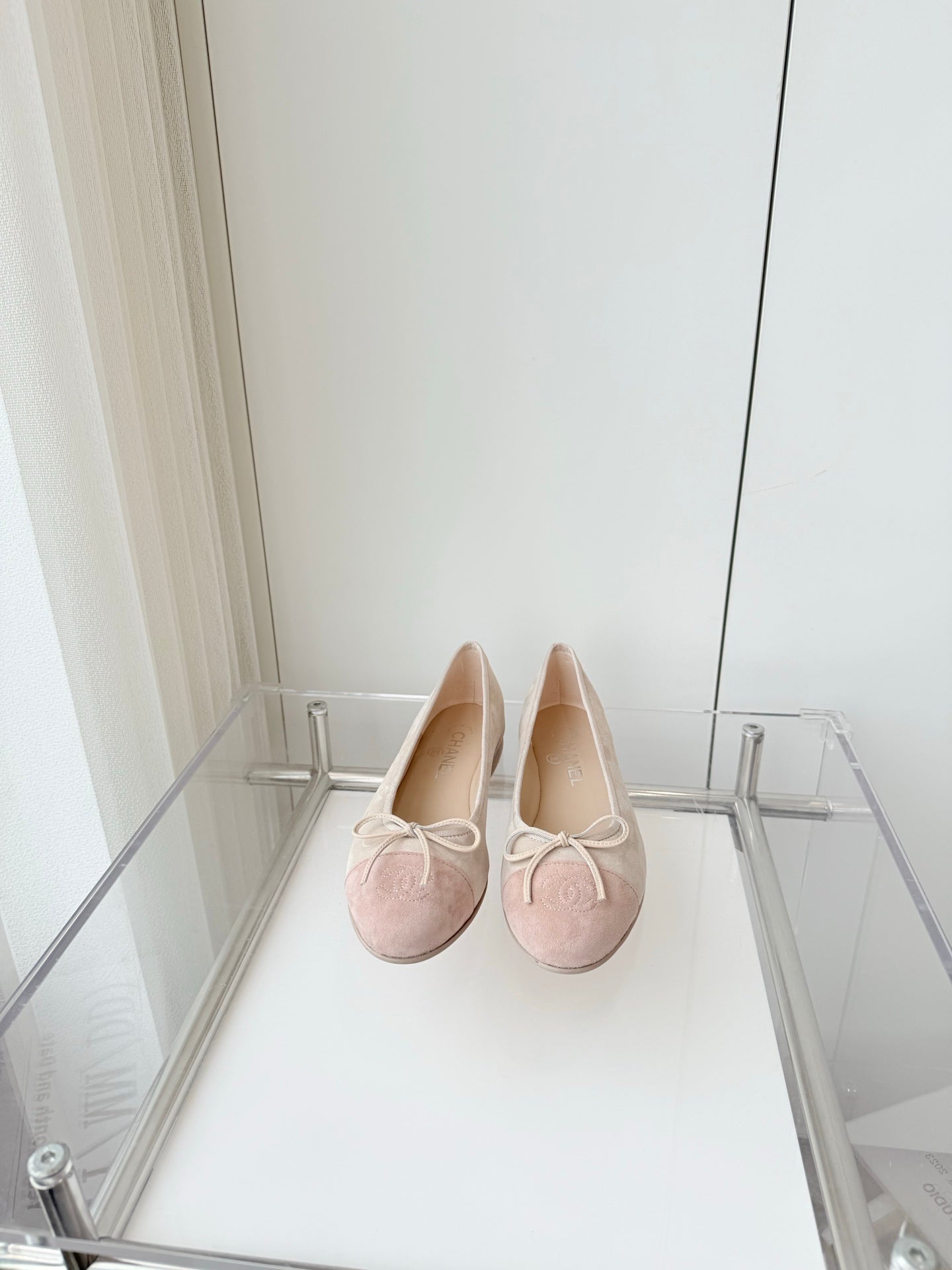 CHANEL BALLET FLAT IN LIGHT PINK MIX PALE GRAY SUEDE