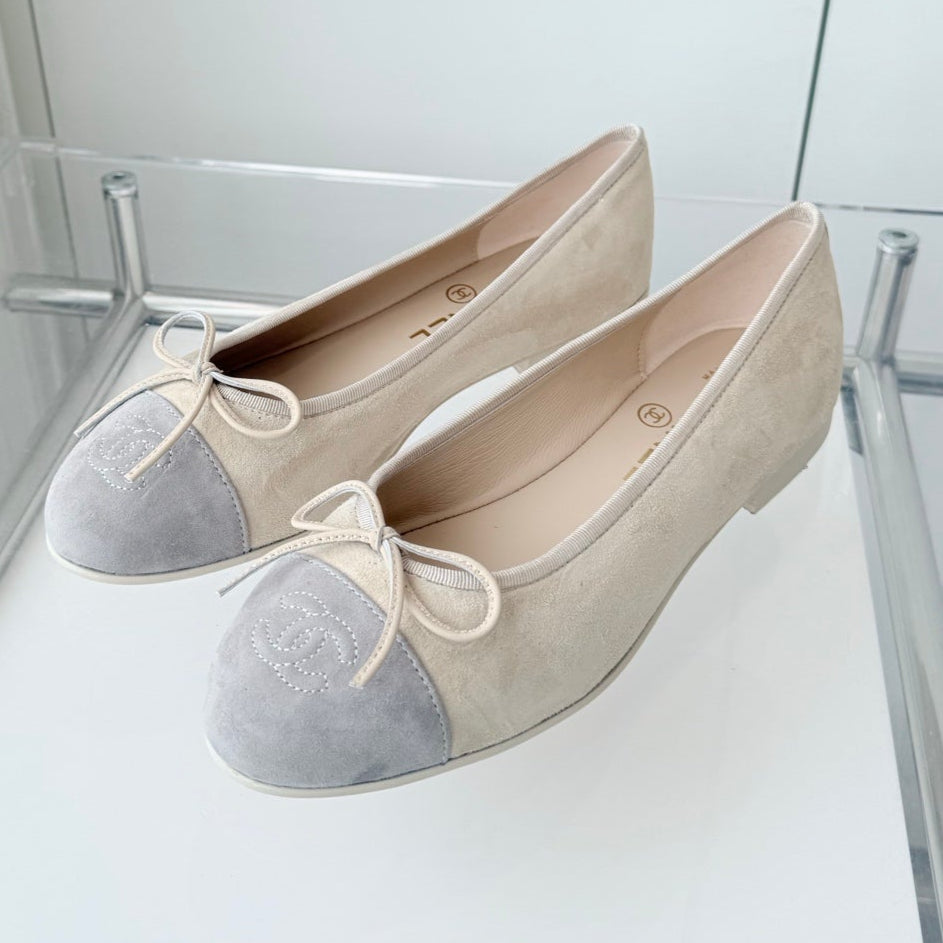 CHANEL BALLET FLAT IN DOVE GRAY MIX PALE YELLOW SUEDE