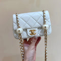 CHANEL 25S  CROSSBODY HANDBAG 17 IN WHITE LAMBSKIN GOLD HARDWARE