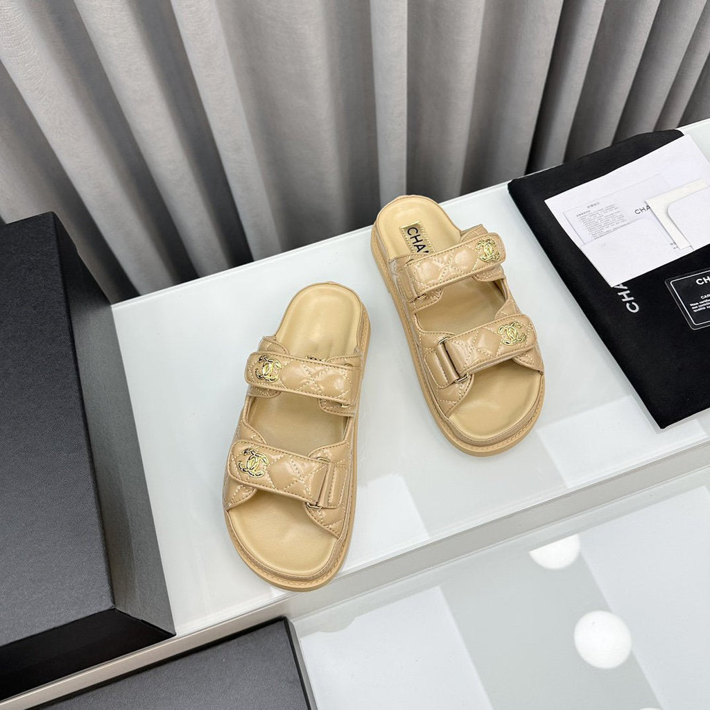 CHANEL dad sandals beige patent lambskin mules