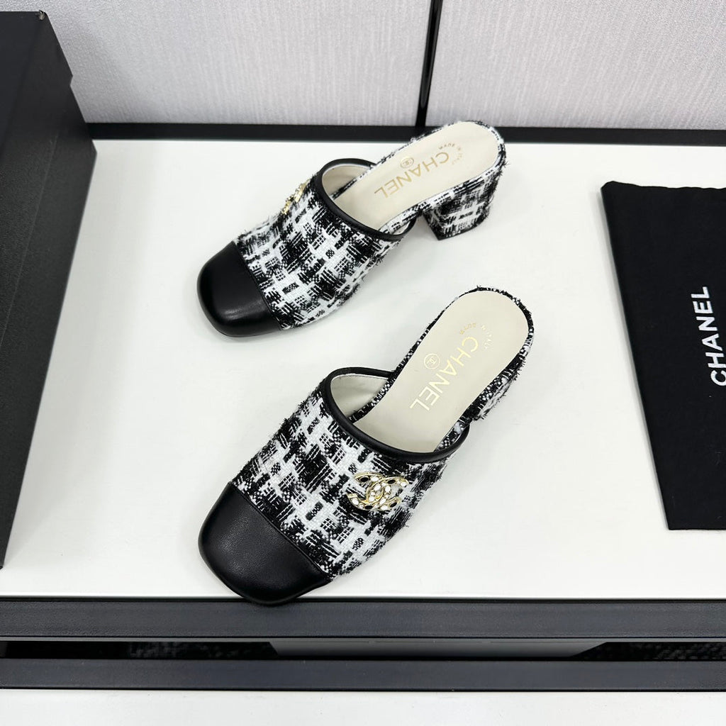 CHANEL HIGH MULE IN WHITE MIX BLACK WOOL TWEED AND CALFSKIN