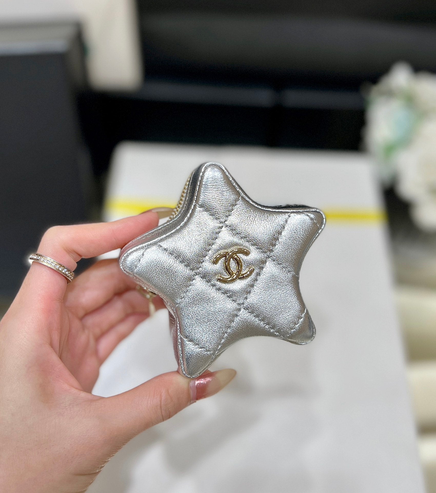 CHANEL 25S  STAR SILVER 23 IN METALLIC SILVER CALFSKIN