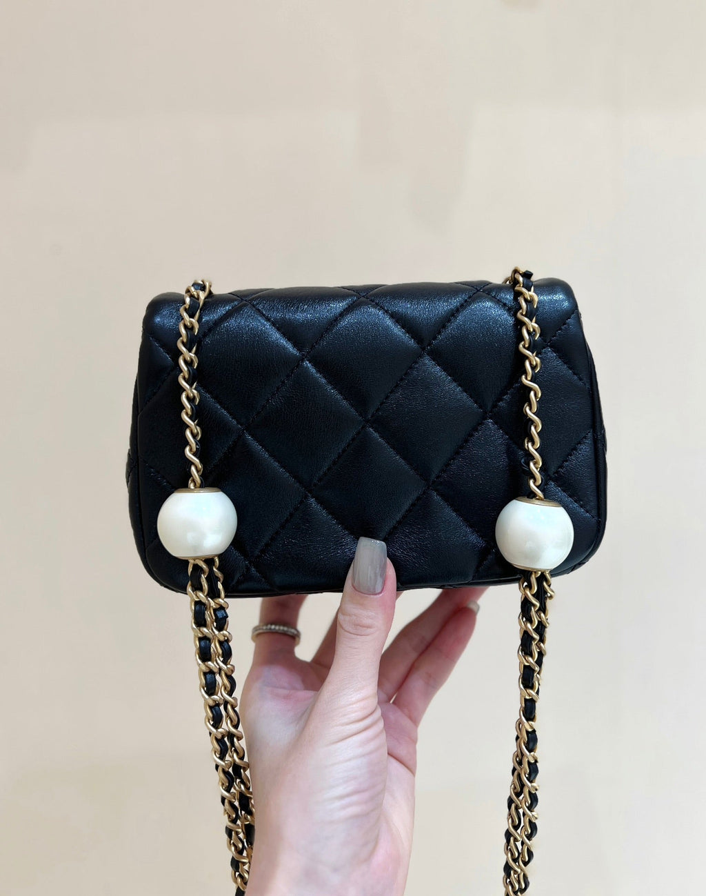 CHANEL 25S  CROSSBODY HANDBAG 17 IN BLACK LAMBSKIN GOLD HARDWARE