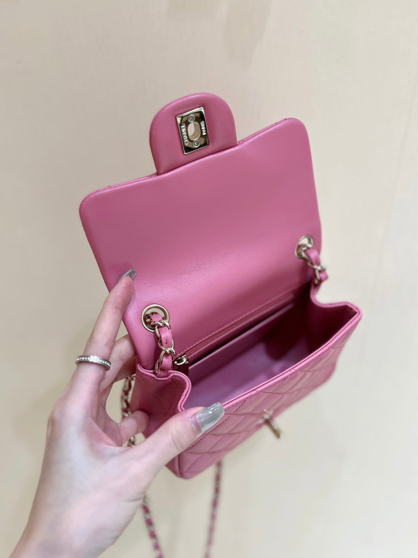 CHANEL 25S FLAP BAG 17 CM IN PINK LAMBSKIN WITH GOLD HARDWARE
