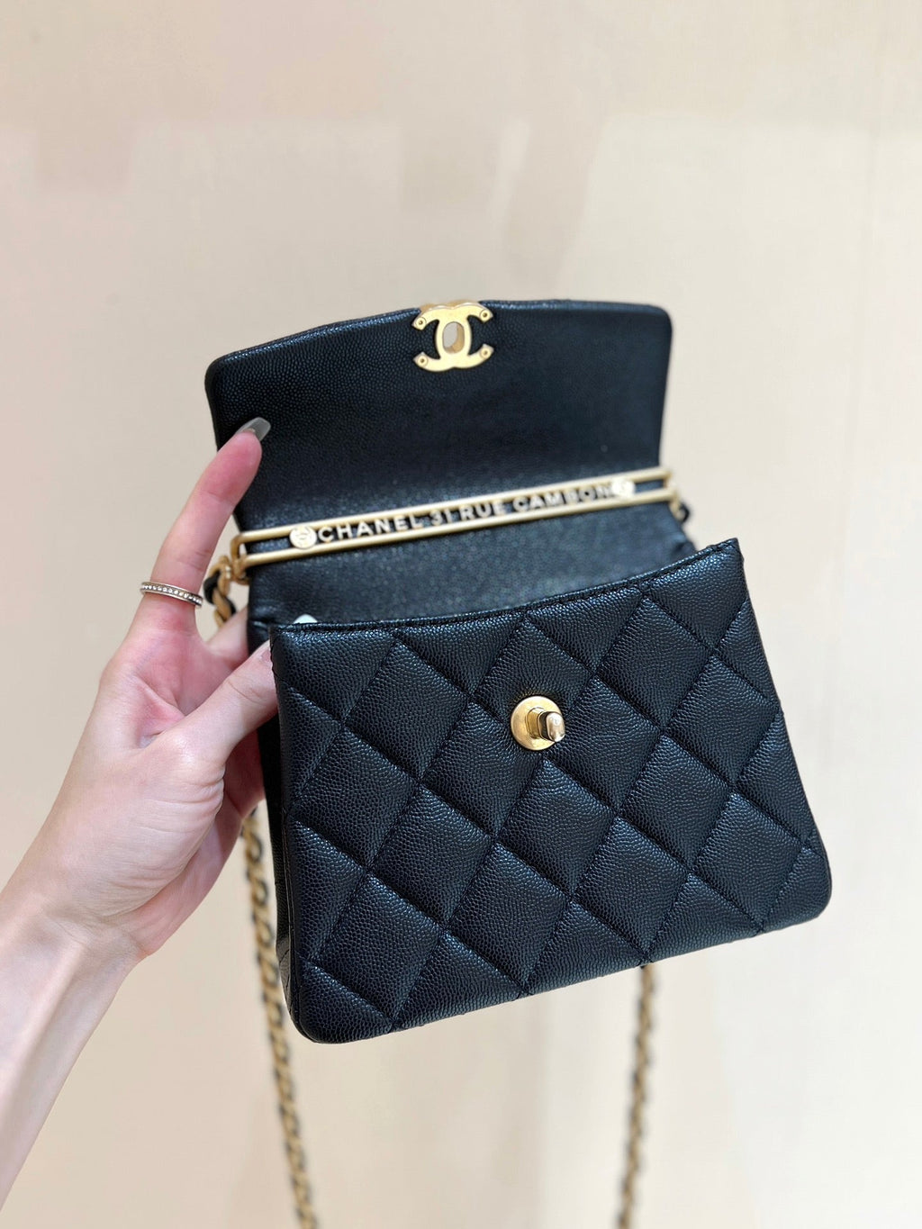 CHANEL 25S  TOTE CROSSBODY BAG 19 IN BLACK CALFSKIN WITH METAL HANDLE