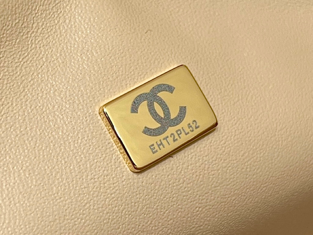 CHANEL 25S FLAP BAG 20 CM IN LIGHT BEIGE LAMBSKIN WITH GOLD HARDWARE