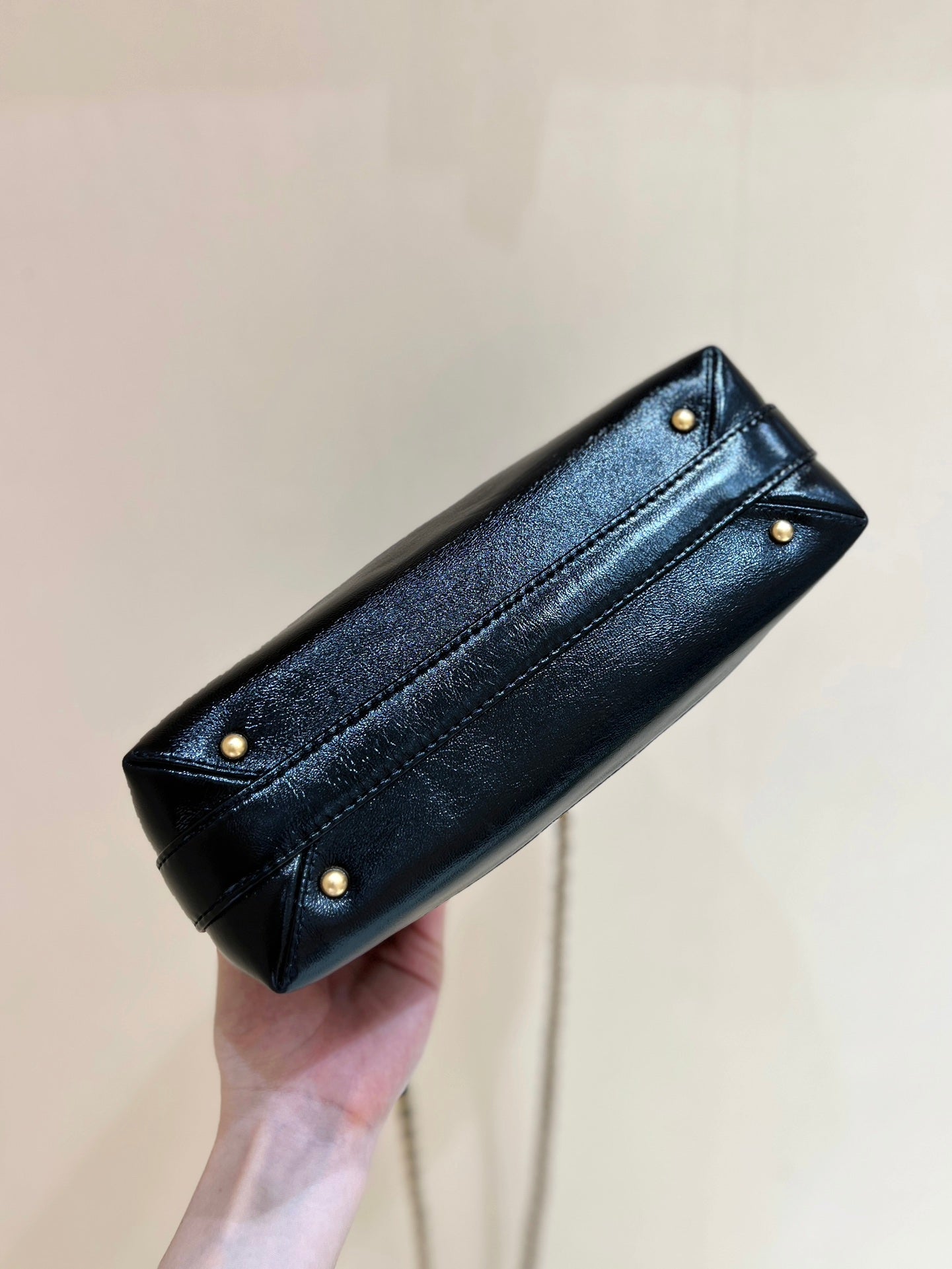 CHANEL MEDIUM TOP HANDLE BAG 23 IN BLACK OIL-WAX LAMBSKIN GOLD HARDWARE