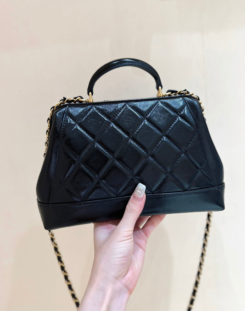 CHANEL MEDIUM TOP HANDLE BAG 23 IN BLACK OIL-WAX LAMBSKIN GOLD HARDWARE