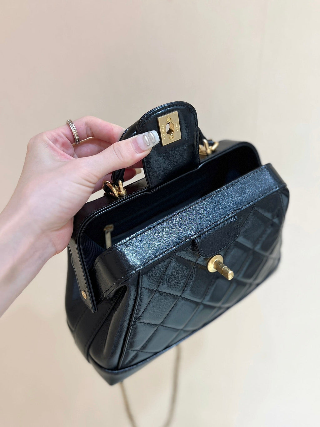 CHANEL MEDIUM TOP HANDLE BAG 23 IN BLACK OIL-WAX LAMBSKIN GOLD HARDWARE
