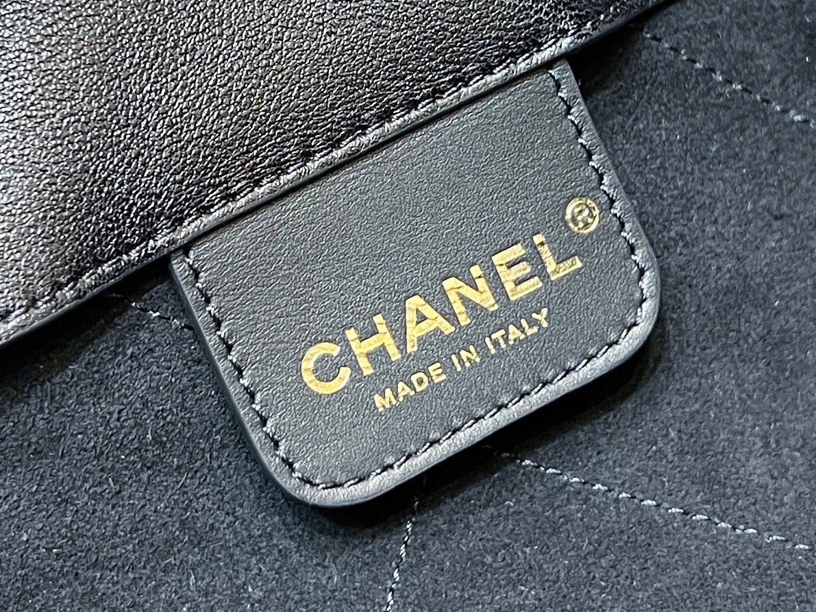 CHANEL QUILTED LARGE HOBO BAG 35 IN BLACK LAMBSKIN GOLD HARDWARE