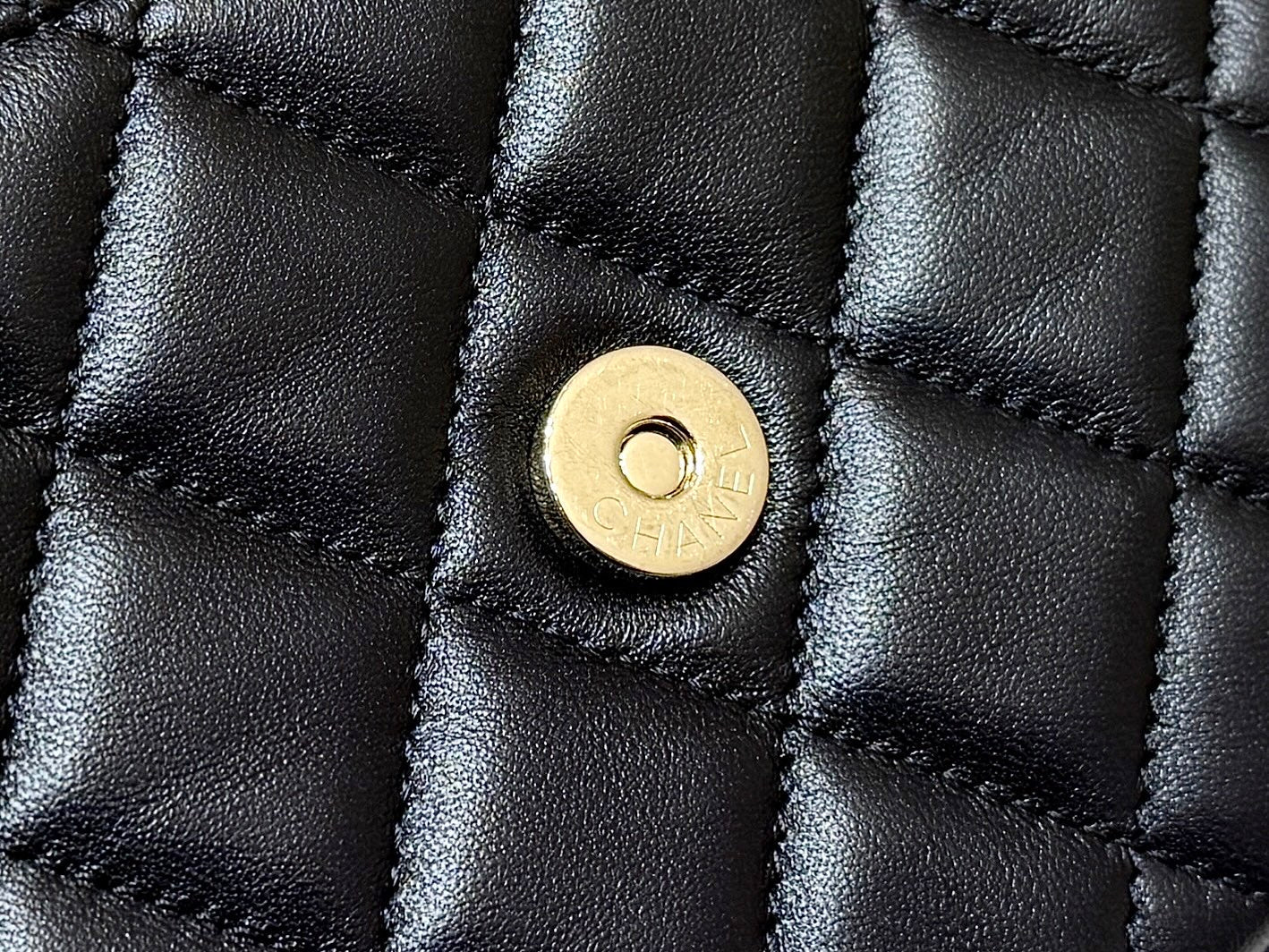 CHANEL QUILTED TOP HANDLE BAG 16 IN BLACK LAMBSKIN GOLD HARDWARE