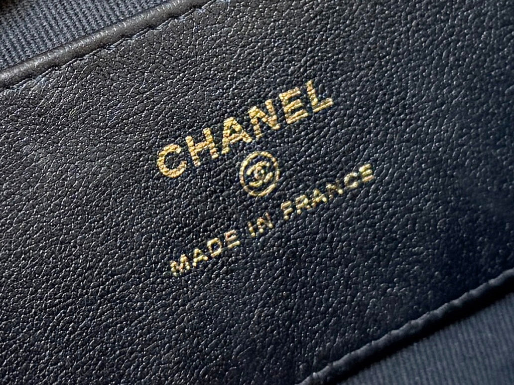 CHANEL QUILTED TOP HANDLE BAG 16 IN BLACK LAMBSKIN GOLD HARDWARE