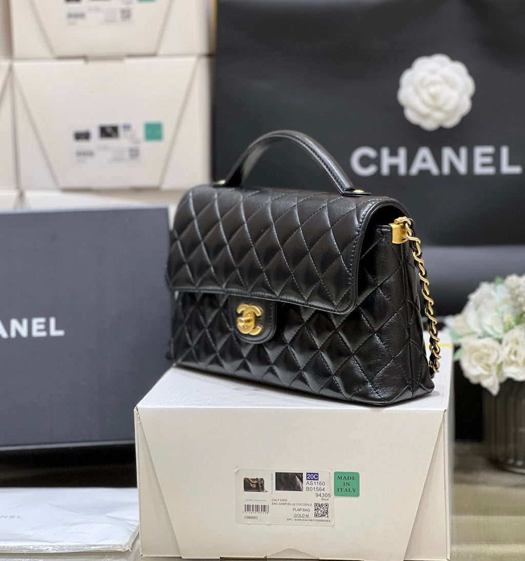 CHANEL QUILTED FLAP BAG WITH HANDLE 26 IN BLACK LAMBSKIN GOLD PLATED METAL