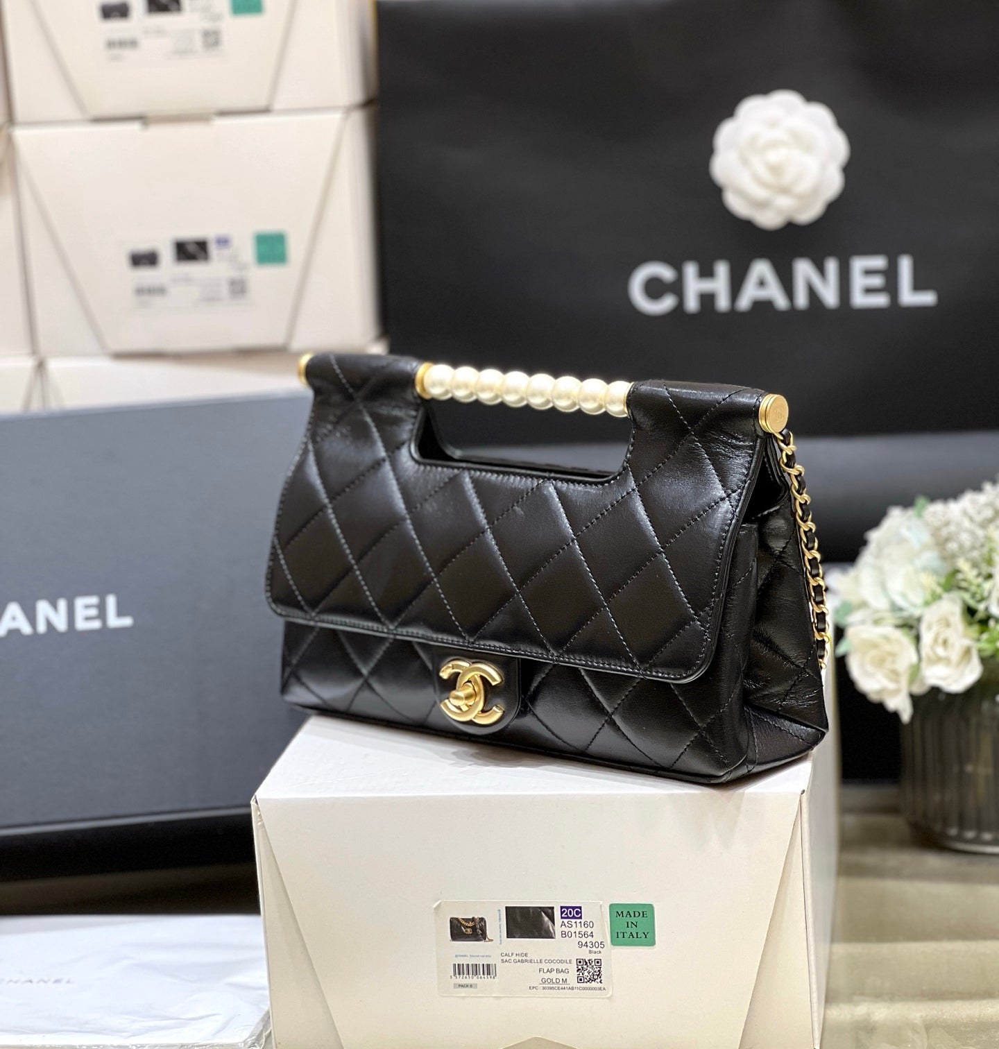 CHANEL PEARL TOP HANDLE BAG 25 IN BLACK LAMBSKIN GOLD HARDWARE
