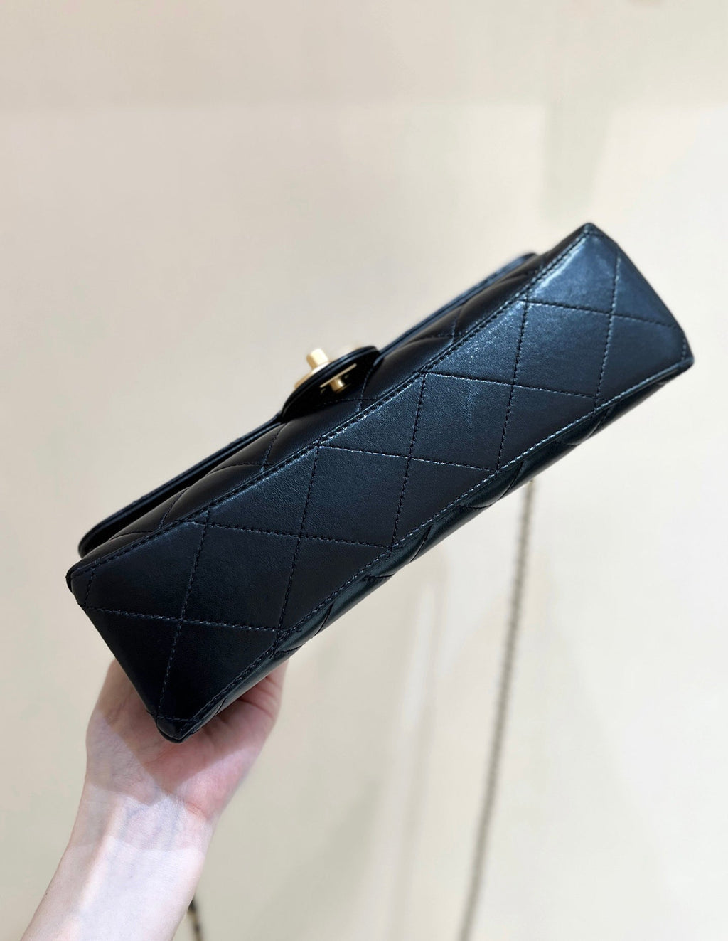 CHANEL PEARL TOP HANDLE BAG 25 IN BLACK LAMBSKIN GOLD HARDWARE