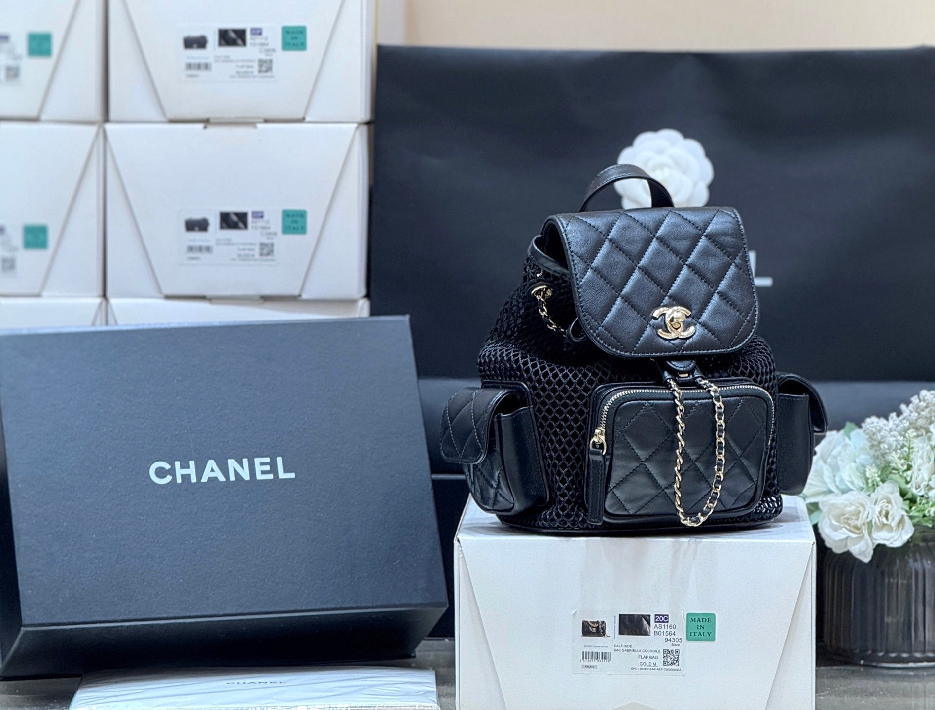 CHANEL MESH DRAWSTRING BACKPACK 25 IN BLACK CALFSKIN GOLD-TONE METAL