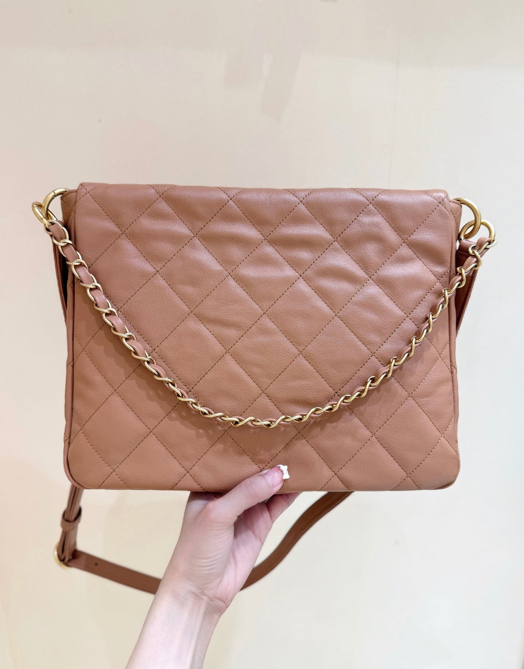 CHANEL 25S HIPPIE HOBO POSTMAN BAG 30 IN WARM TAUPE CALFSKIN GOLD HARDWARE