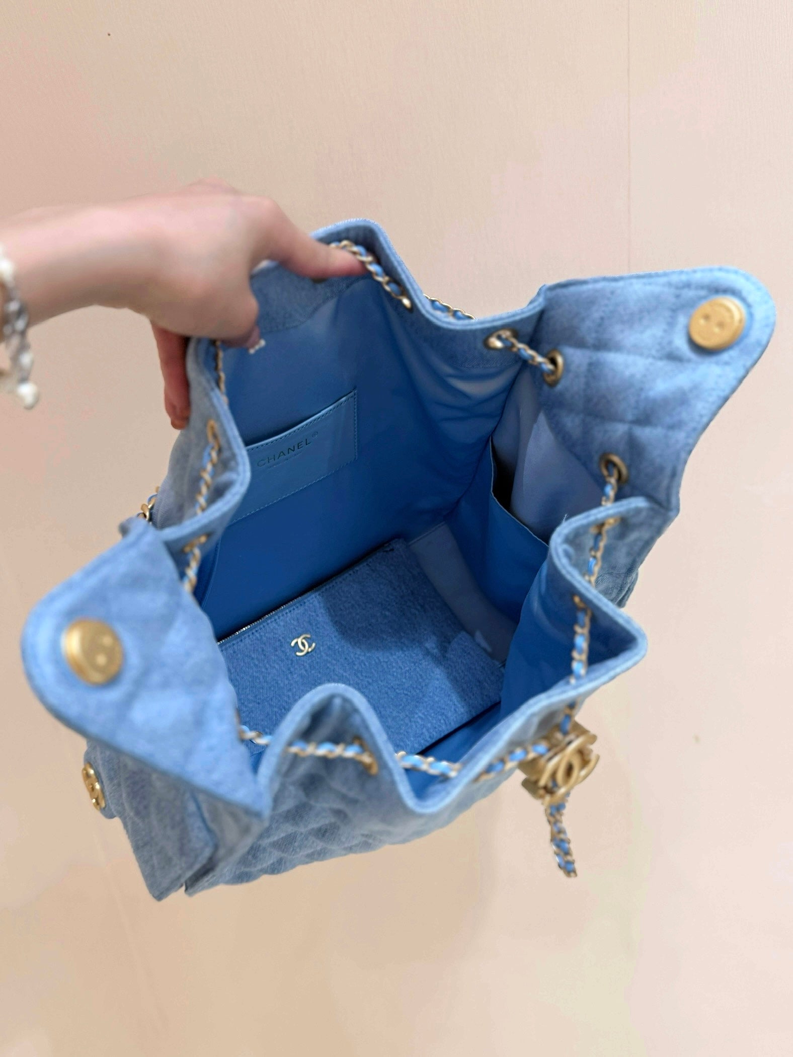CHANEL 25 HANDBAG 40 IN BLUE DENIM GOLD HARDWARE