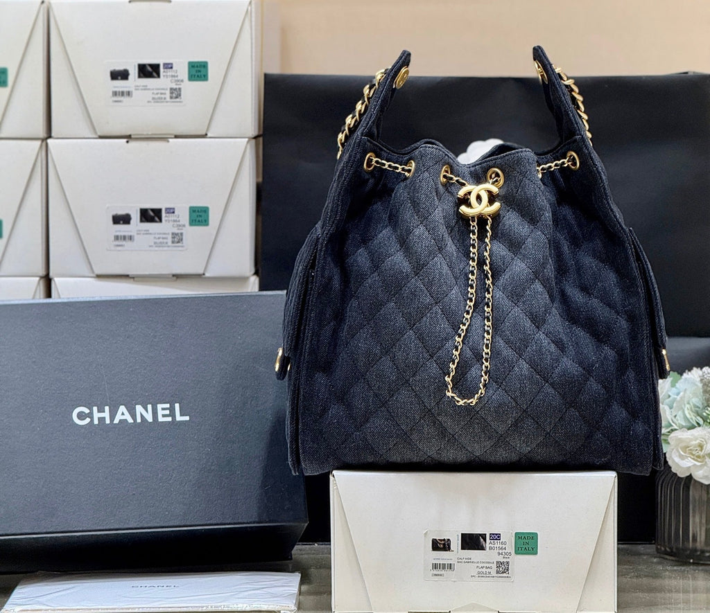 CHANEL 25 HANDBAG 40 IN BLACK DENIM GOLD HARDWARE