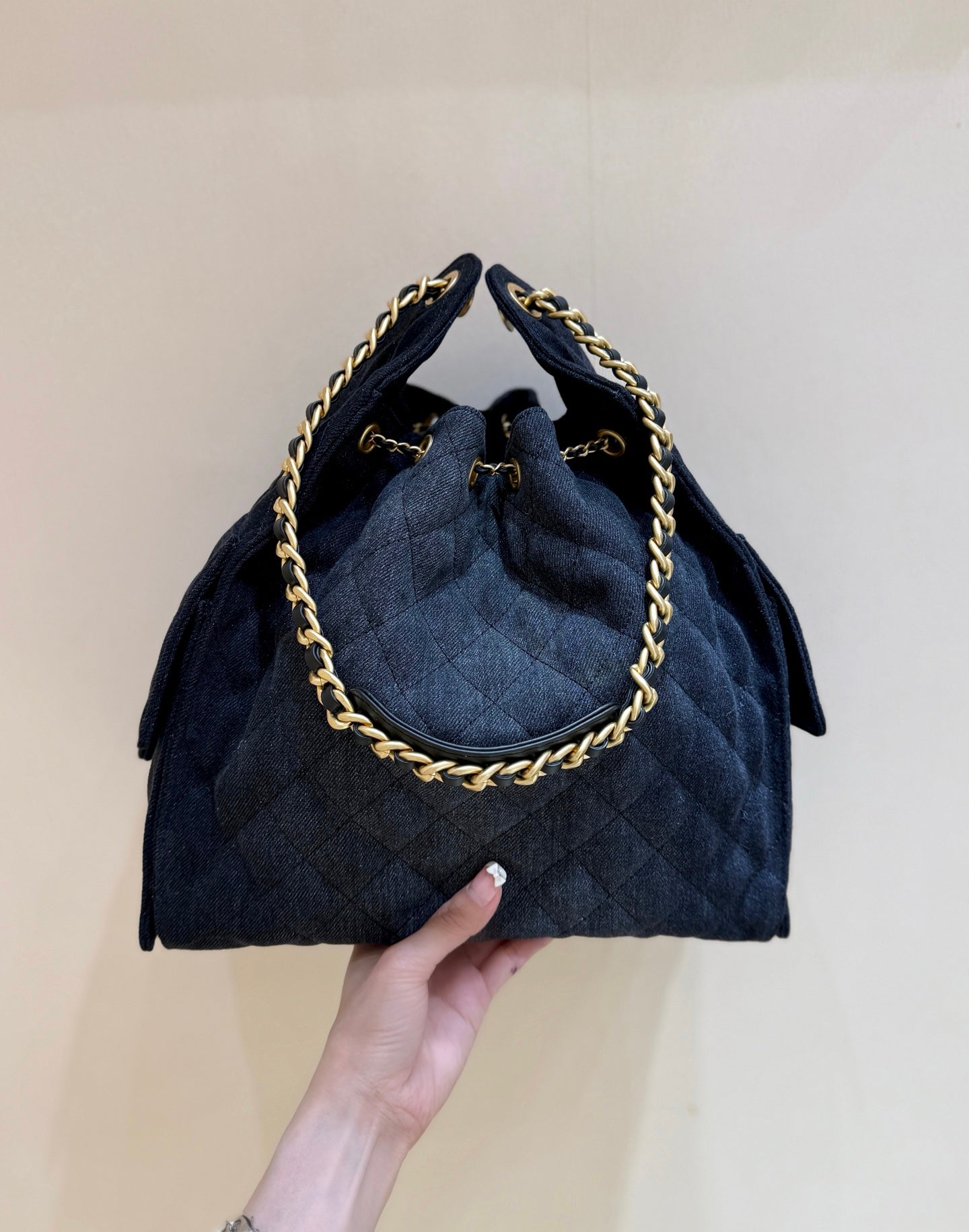 CHANEL 25 HANDBAG 40 IN BLACK DENIM GOLD HARDWARE