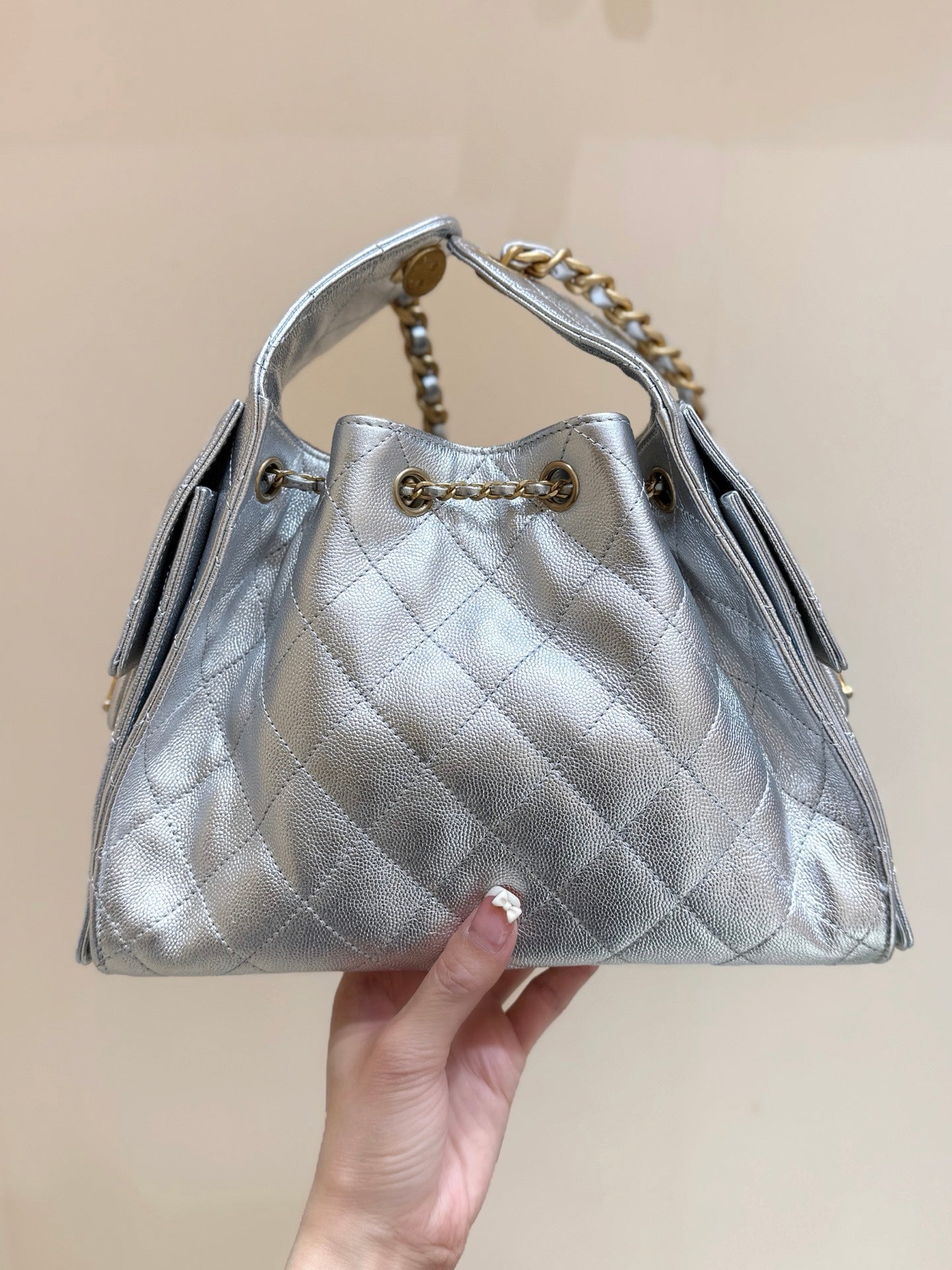 CHANEL 25 HANDBAG IN SILVER-TONE 30 GRAINED CALFSKIN GOLD HARDWARE