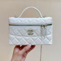 CHANEL STRASS VANITY QUILTED CASE 19 IN WHITE CALFSKIN WITH GOLD METALLIC