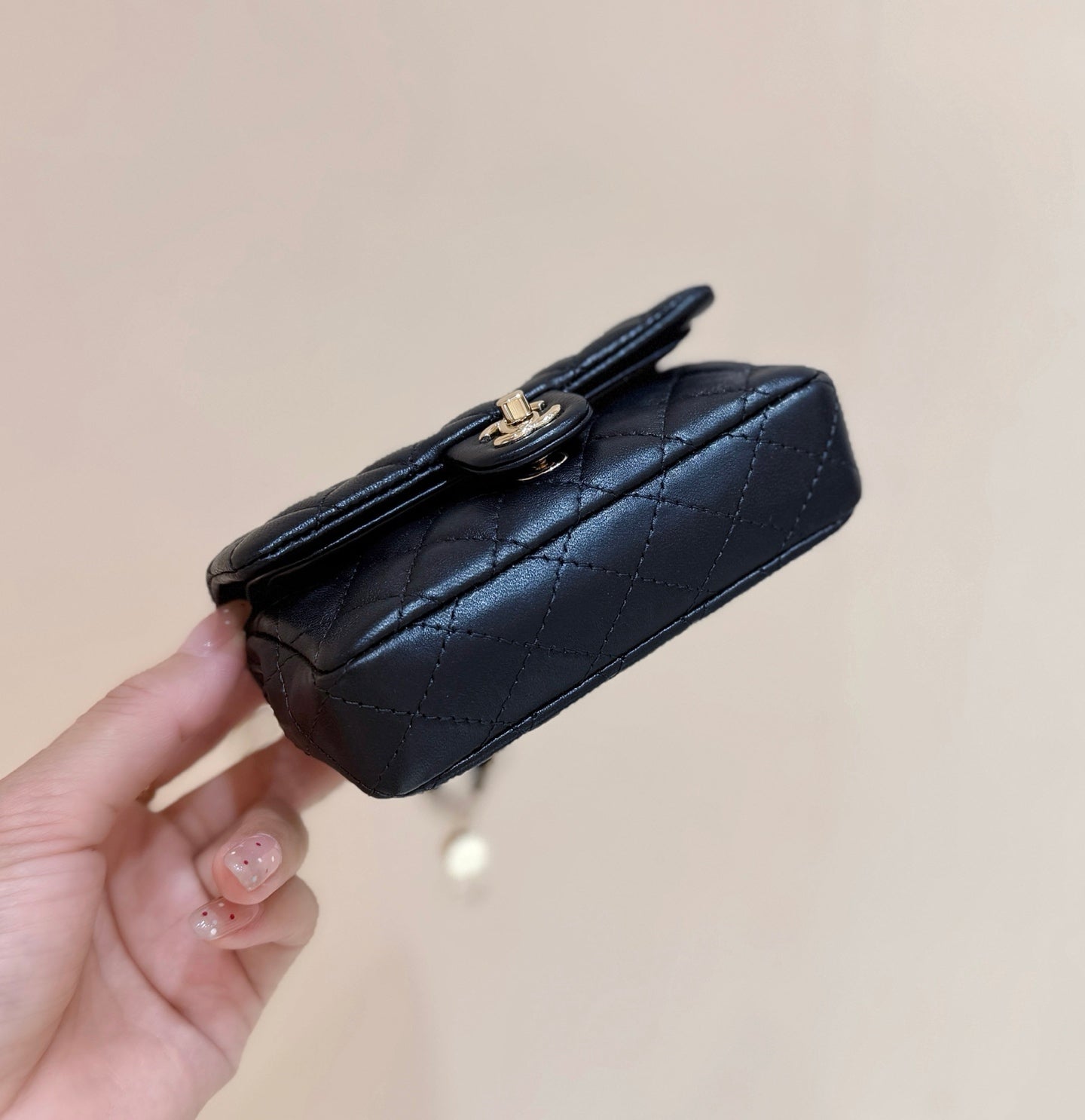 CHANEL 25S  MINI CF BAG 12 IN BLACK LAMBSKIN HEART MODEL