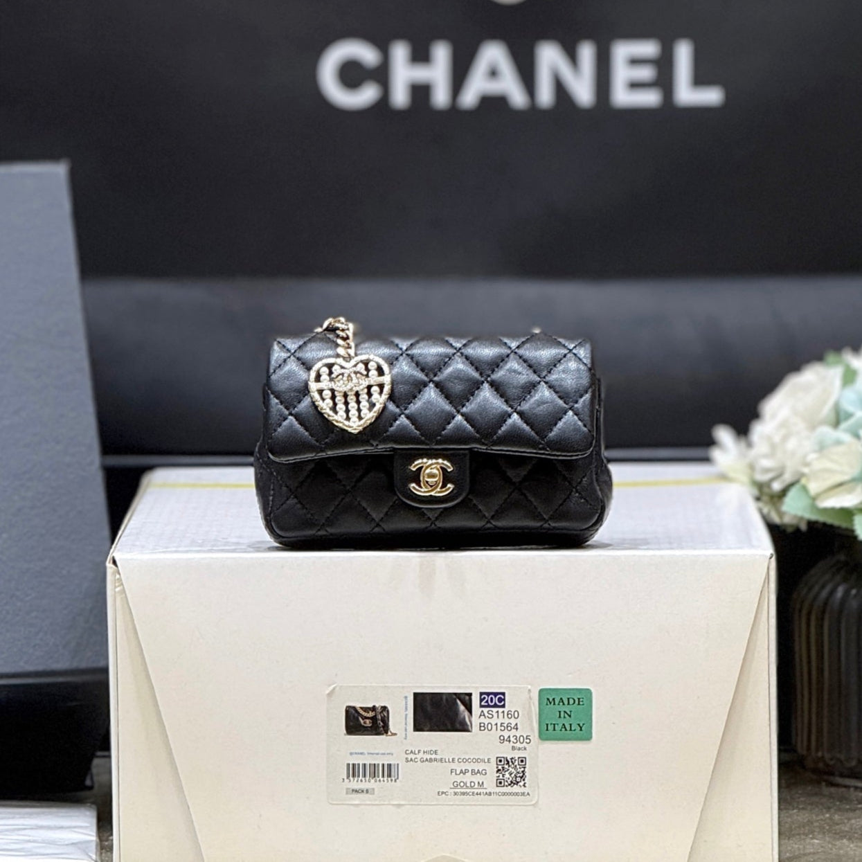 CHANEL 25S  MINI CF BAG 12 IN BLACK LAMBSKIN HEART MODEL
