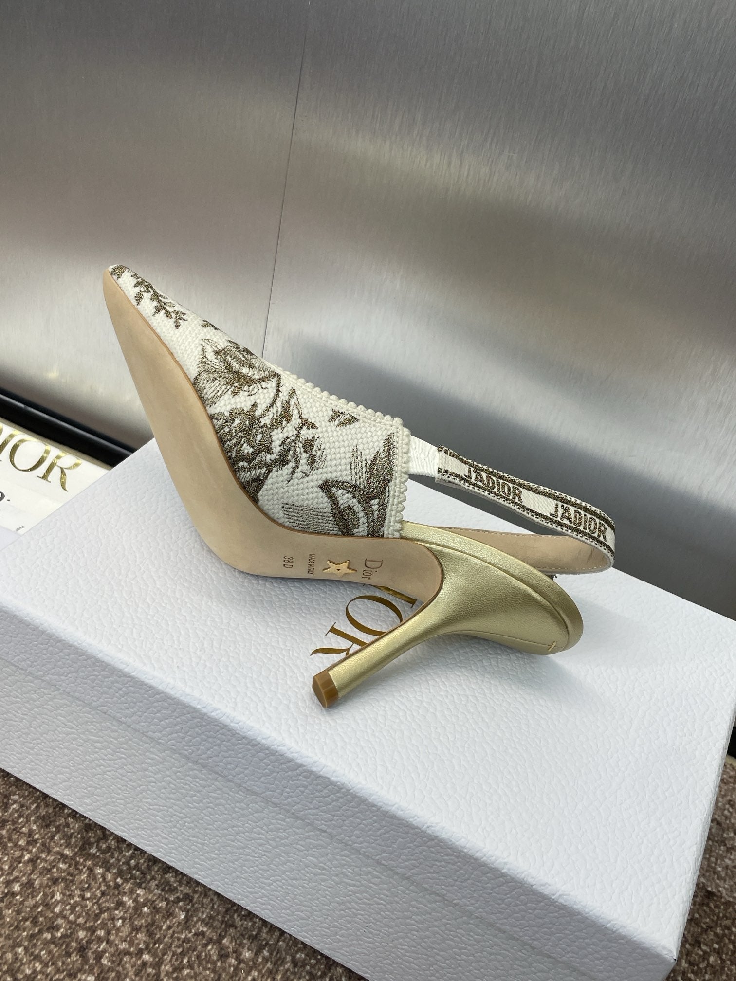 DIOR J'A HIGH SLINGBACK PUMP WHITE AND GOLD-TONE MILLEFIORI JACQUARD 95 MM
