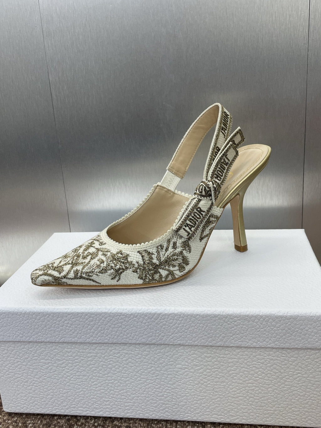 DIOR J'A HIGH SLINGBACK PUMP WHITE AND GOLD-TONE MILLEFIORI JACQUARD 95 MM