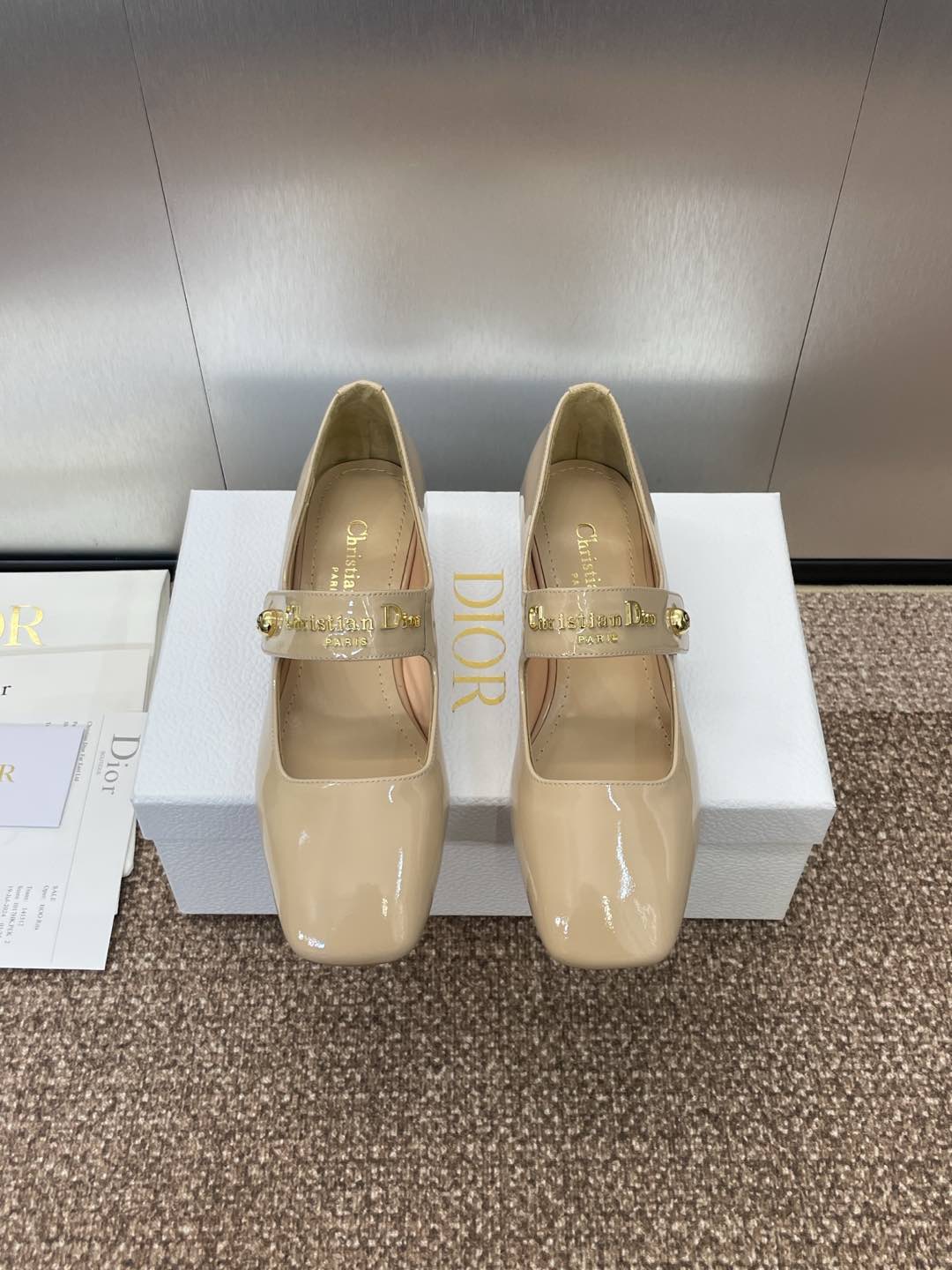 DIOR MEDIUM 35 MM HEEL PUMP IN CAMEL BEIGE PATENT CALFSKIN
