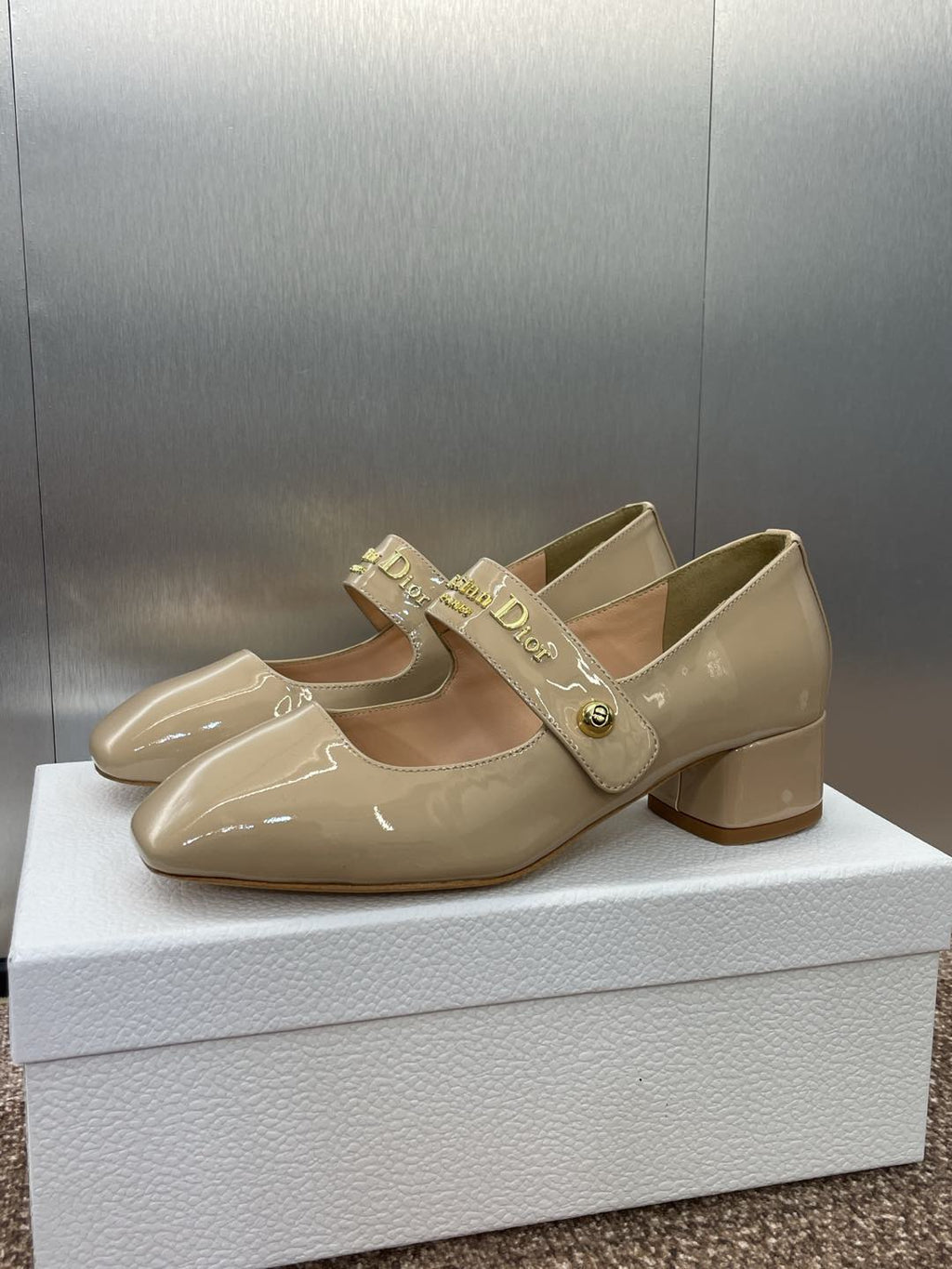 DIOR MEDIUM 35 MM HEEL PUMP IN CAMEL BEIGE PATENT CALFSKIN
