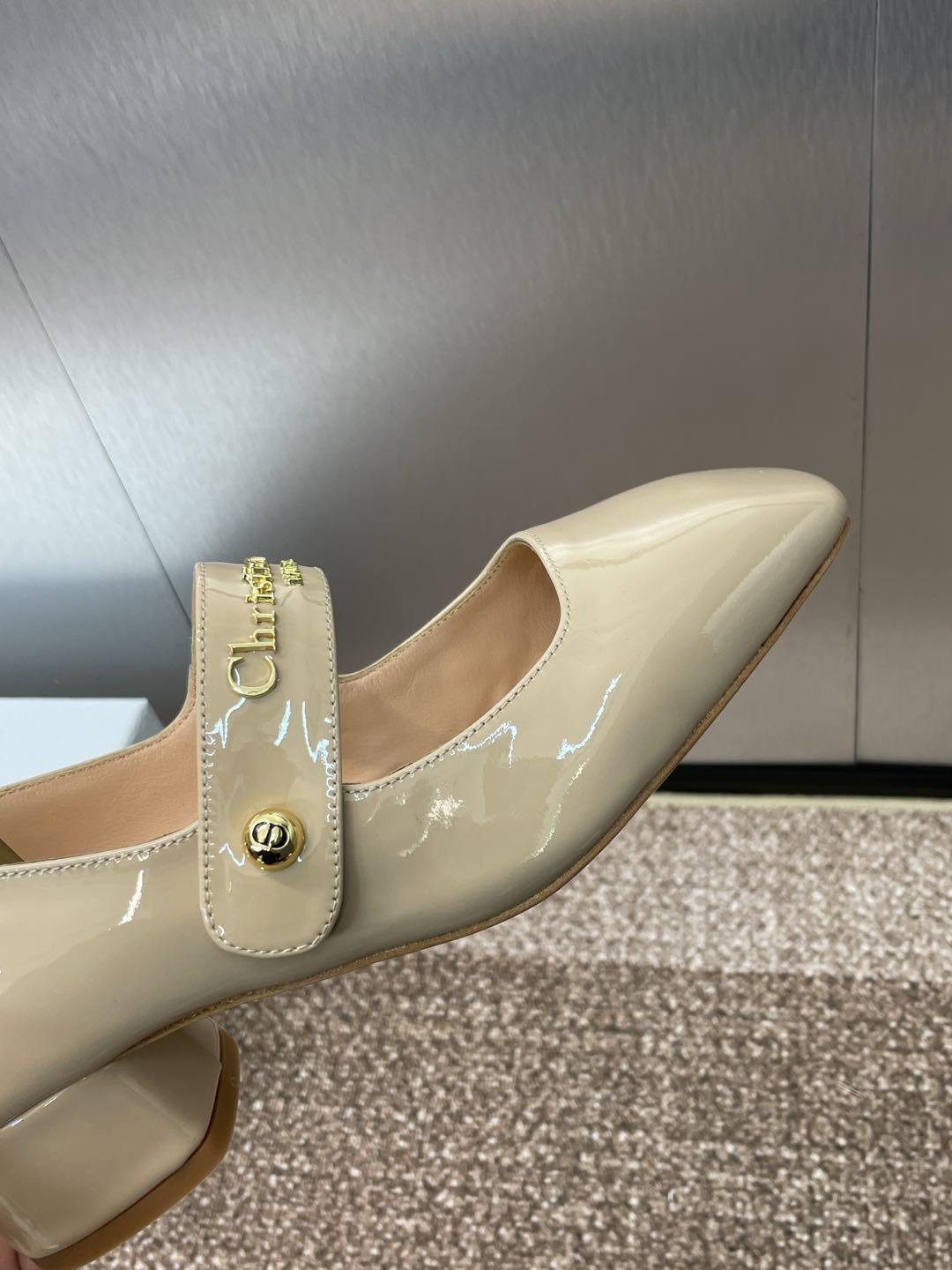 DIOR MEDIUM 35 MM HEEL PUMP IN CAMEL BEIGE PATENT CALFSKIN
