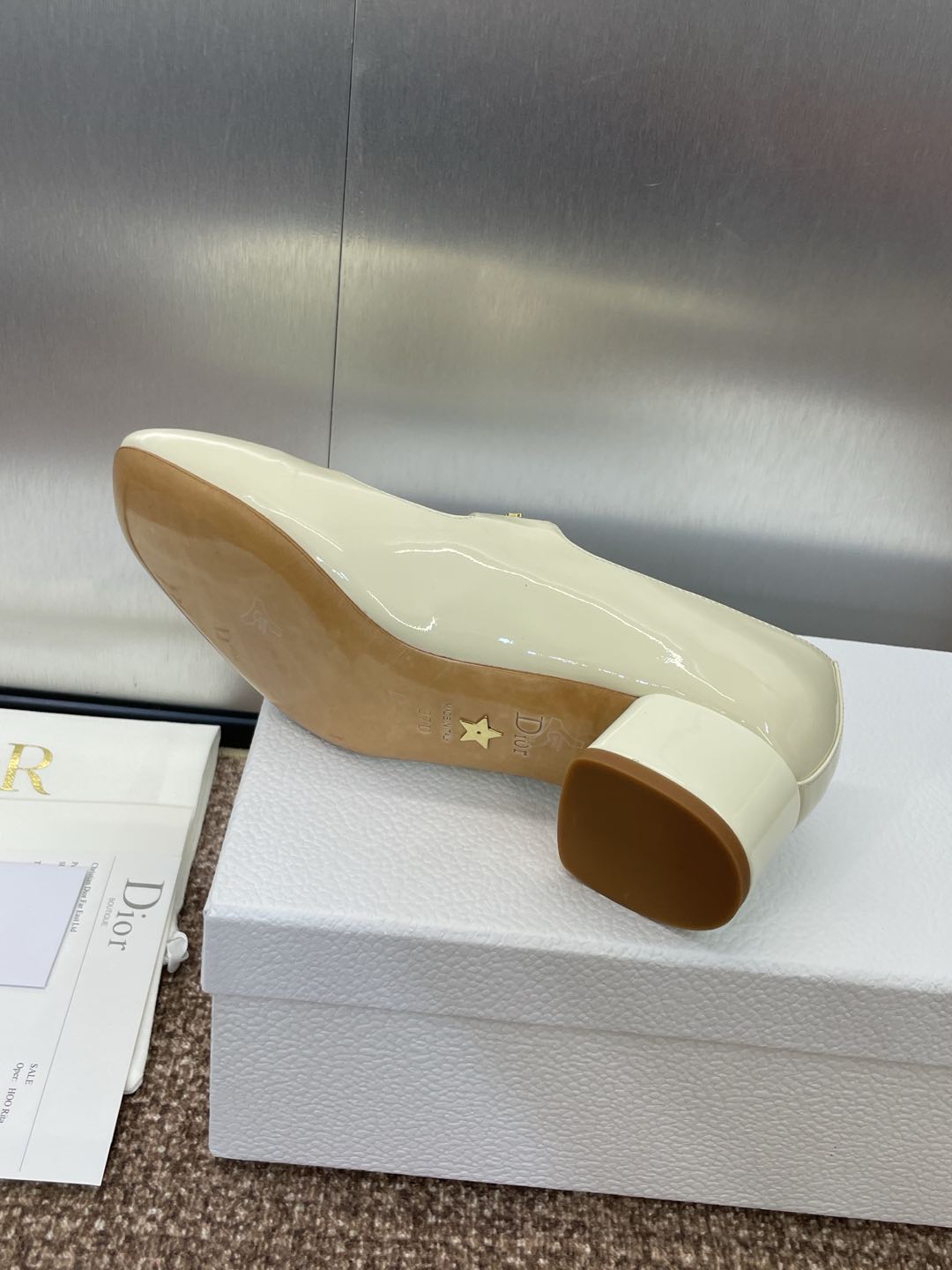 DIOR MEDIUM 35 MM HEEL PUMP IN WHITE PATENT CALFSKIN