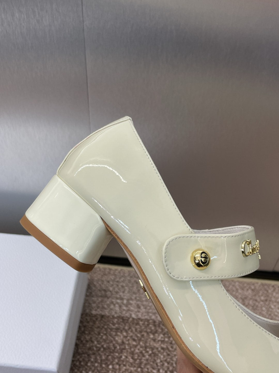DIOR MEDIUM 35 MM HEEL PUMP IN WHITE PATENT CALFSKIN